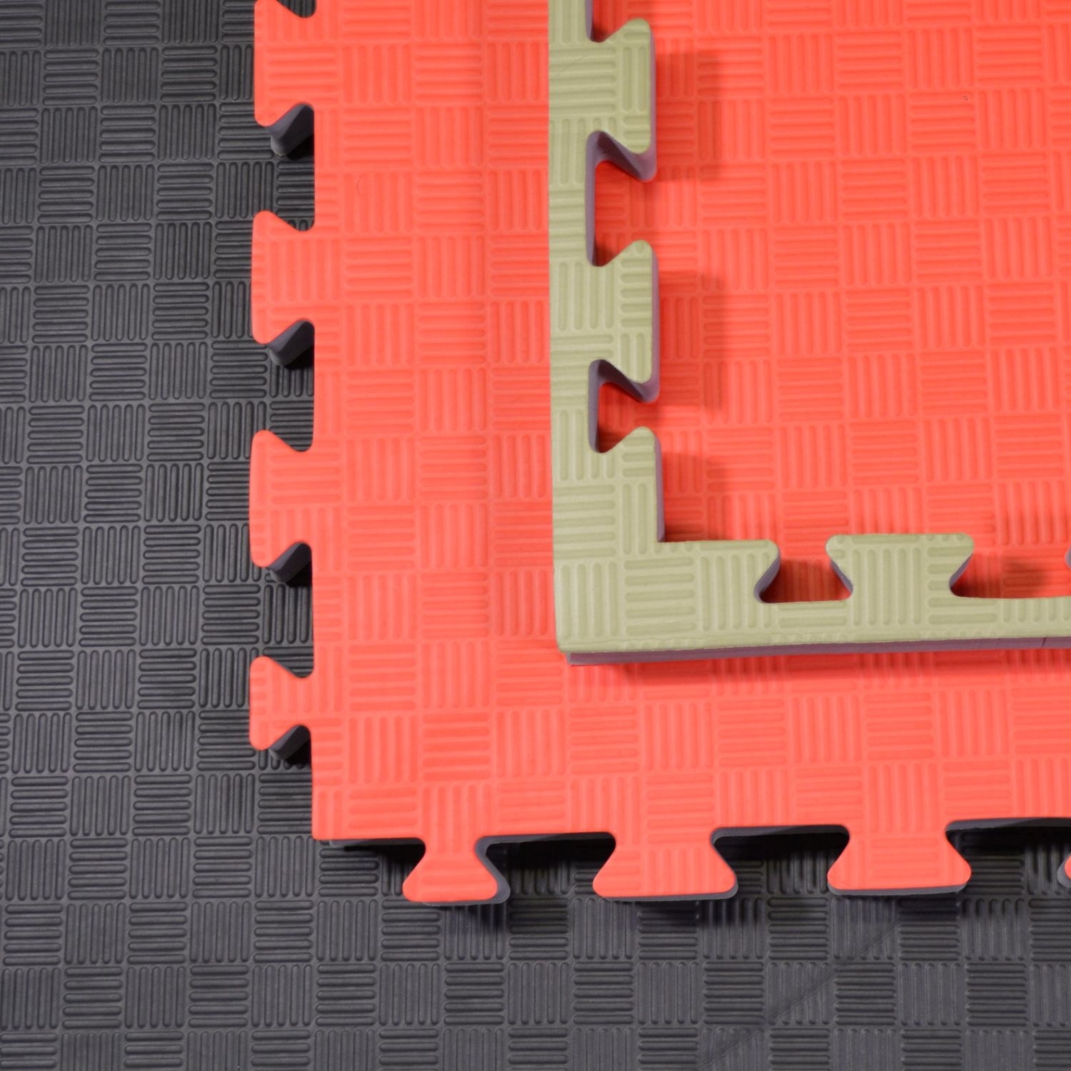 Kampfsportmatten Wendematte REGULAR Edition VERZAHNT / 100 x 100 x 4cm / GRÜN-ROT