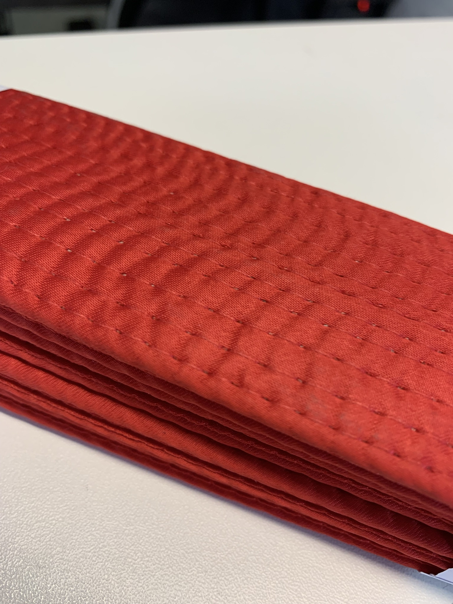 Großmeistergürtel rot Kunstseide 340/inkl. Bestickung